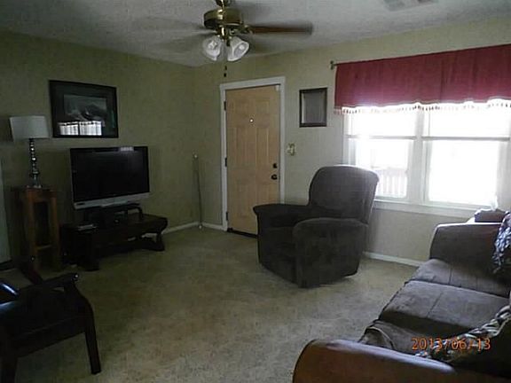 4th image of 4501 SE 19th St