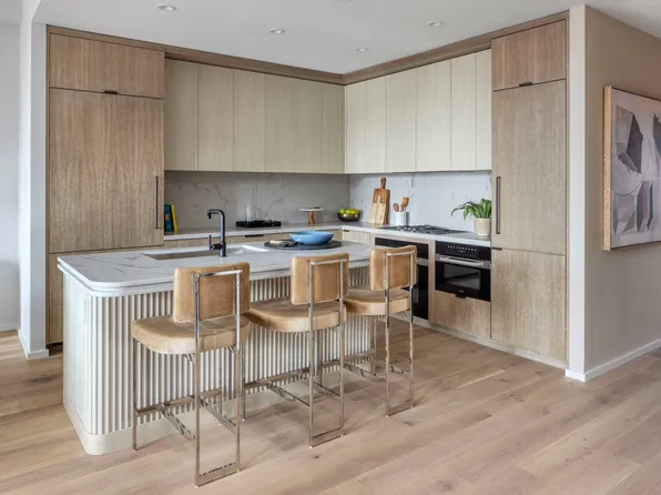 249 East 62nd Street 21A image 2 of 19