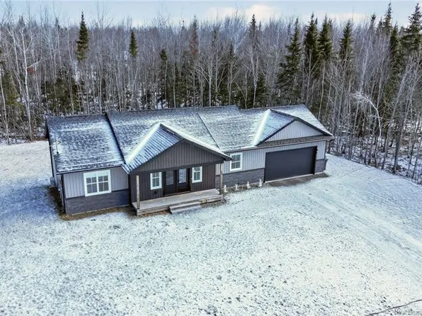 12 Barbara Dr, Lincoln, NB E3B 5G7