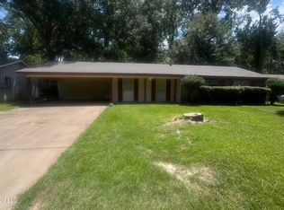 3222 Lakewood Dr, Jackson, MS 39212