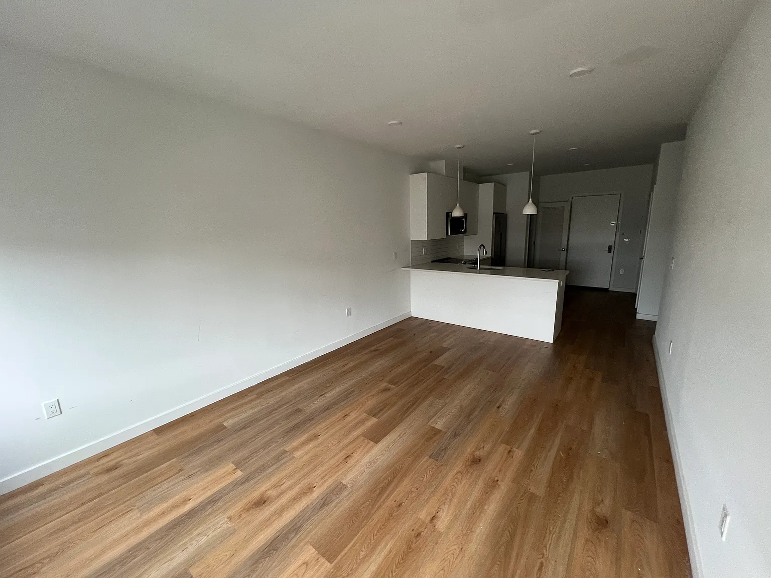 2 bed, 1057 sqft, $2,545 — Photo 2