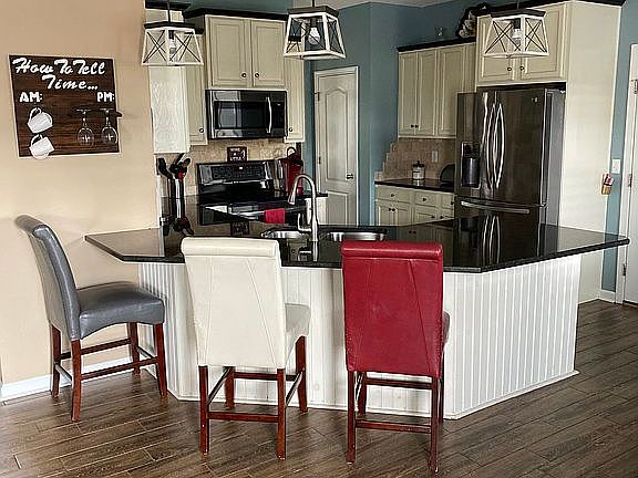 4th image of 203 Meyers Lake Dr