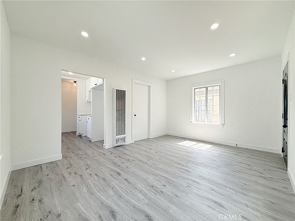 5th image of 10346 Kalmia St