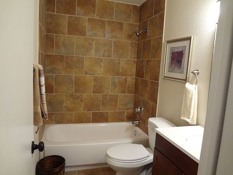 2nd image of 1001 Warfield Dr