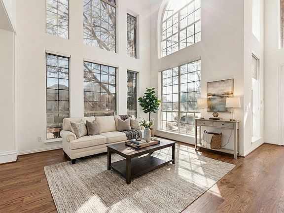 3rd image of 1135 Wedge Hill Rd