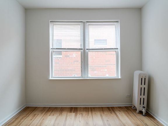 4th image of 4119 N Kenmore Ave APT 303