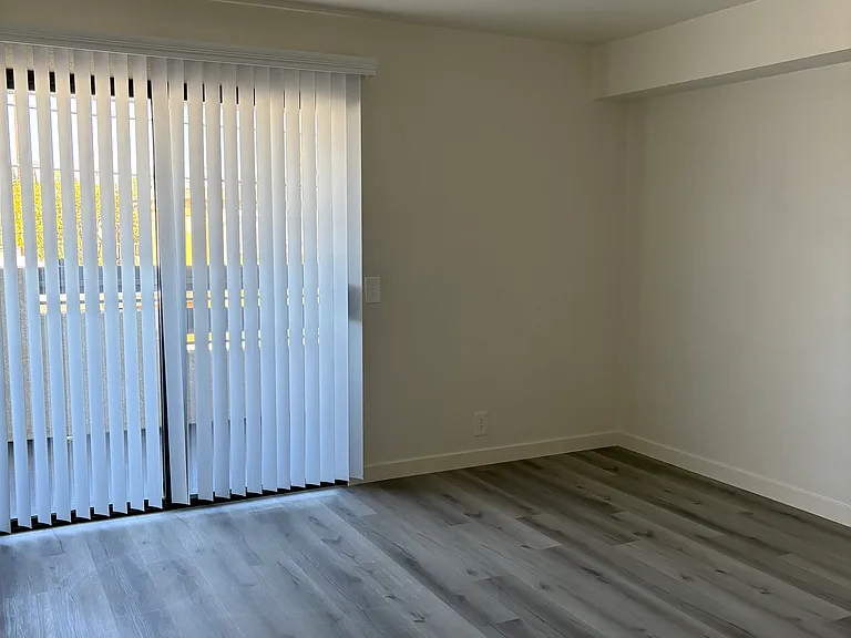 1319 Peckham St #19 — Photo 14
