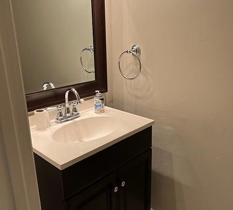 4th image of 2300 Twelve Oaks Dr APT F5