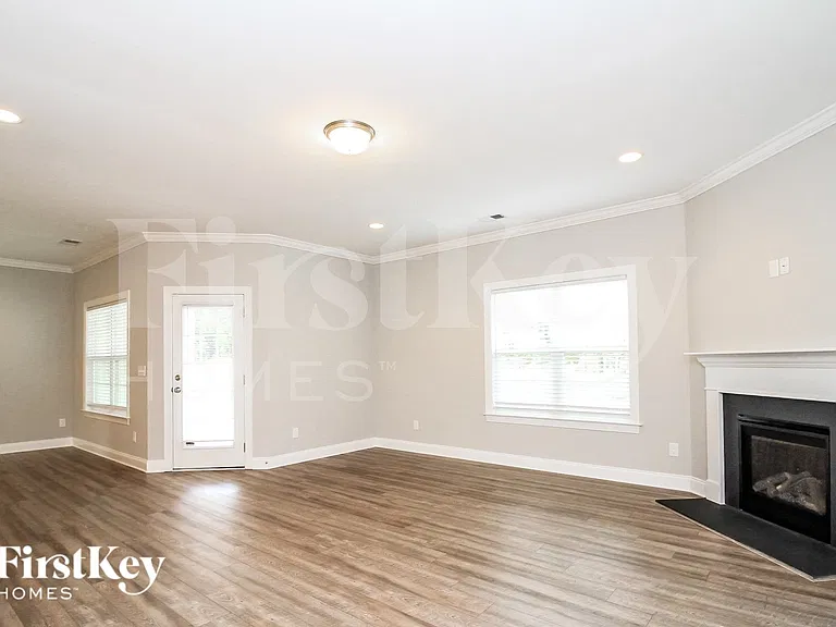 196 Sand Hill Dr — Photo 4