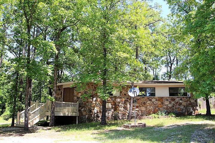 1st image of 115 Arlington Dr