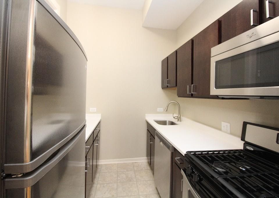 1st image of 418 W Belden Ave APT 2W