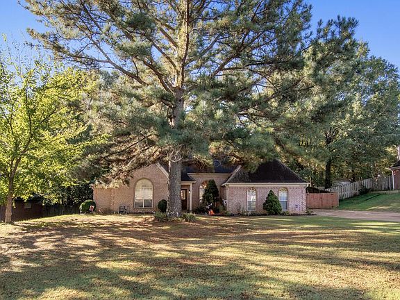2nd image of 10243 Lazy Creek Dr
