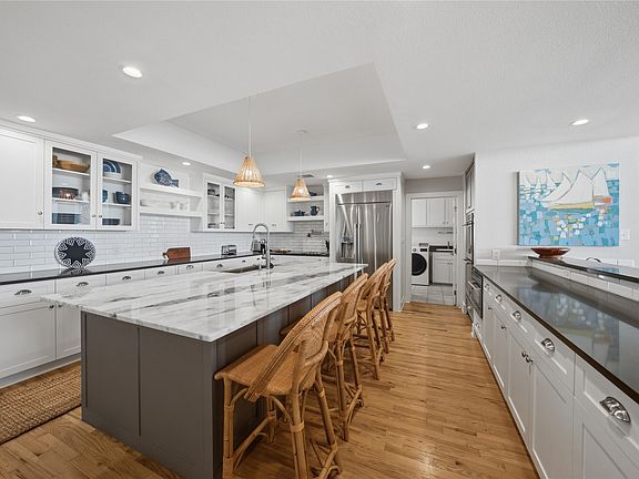 4th image of 648 Enchanted Isles Dr