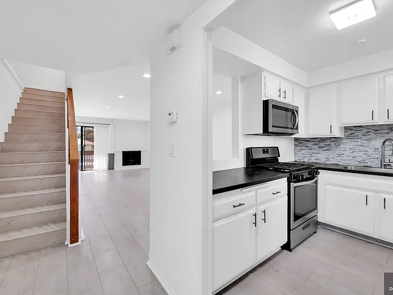 15215 Magnolia Blvd #130 — Photo 14