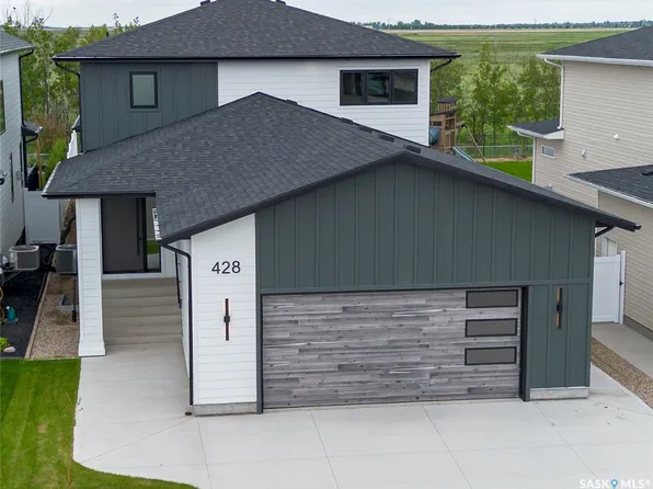 428 Woolf Bend, Saskatoon, SK S7W 1E5