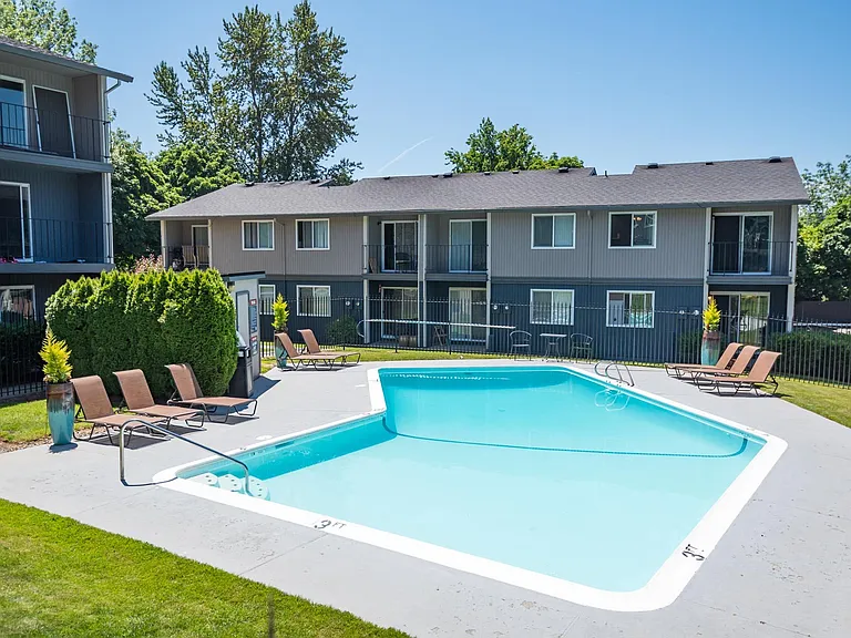 Oak Grove Outdoor Pool
