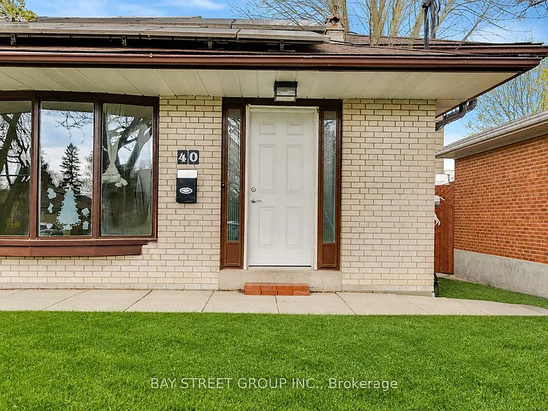 40 Bellbury Cres #UPPER — Photo 2