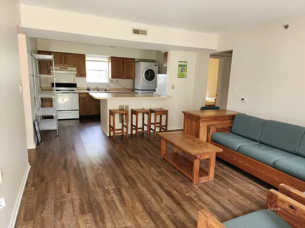 15 S Shafer St APT 1702, Athens, OH 45701
