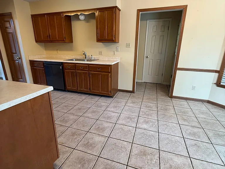 8142 Creekside Cir S — Photo 8