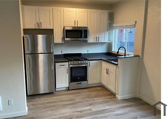 1st image of 843 13th St APT 2