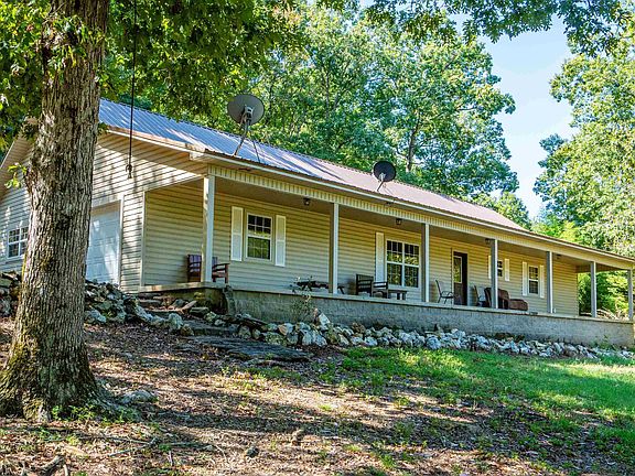 3rd image of 219 Oak Valley Dr