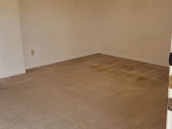 2nd image of 402 Mary St #203