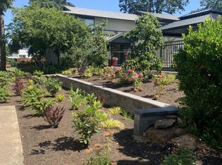 17401 Webster Rd #41, Gladstone, OR 97027