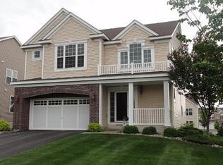 2312 Cottage Grove Rdg, Woodbury, MN 55129