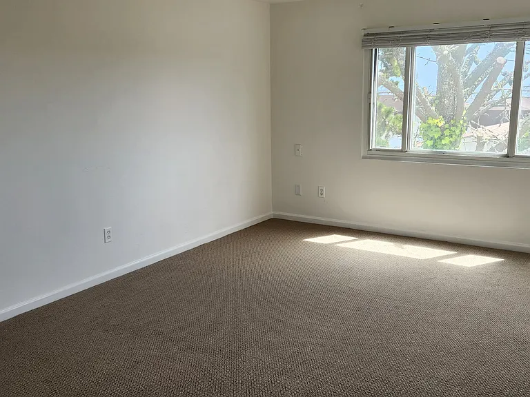 28 Amhurst Ct — Photo 12