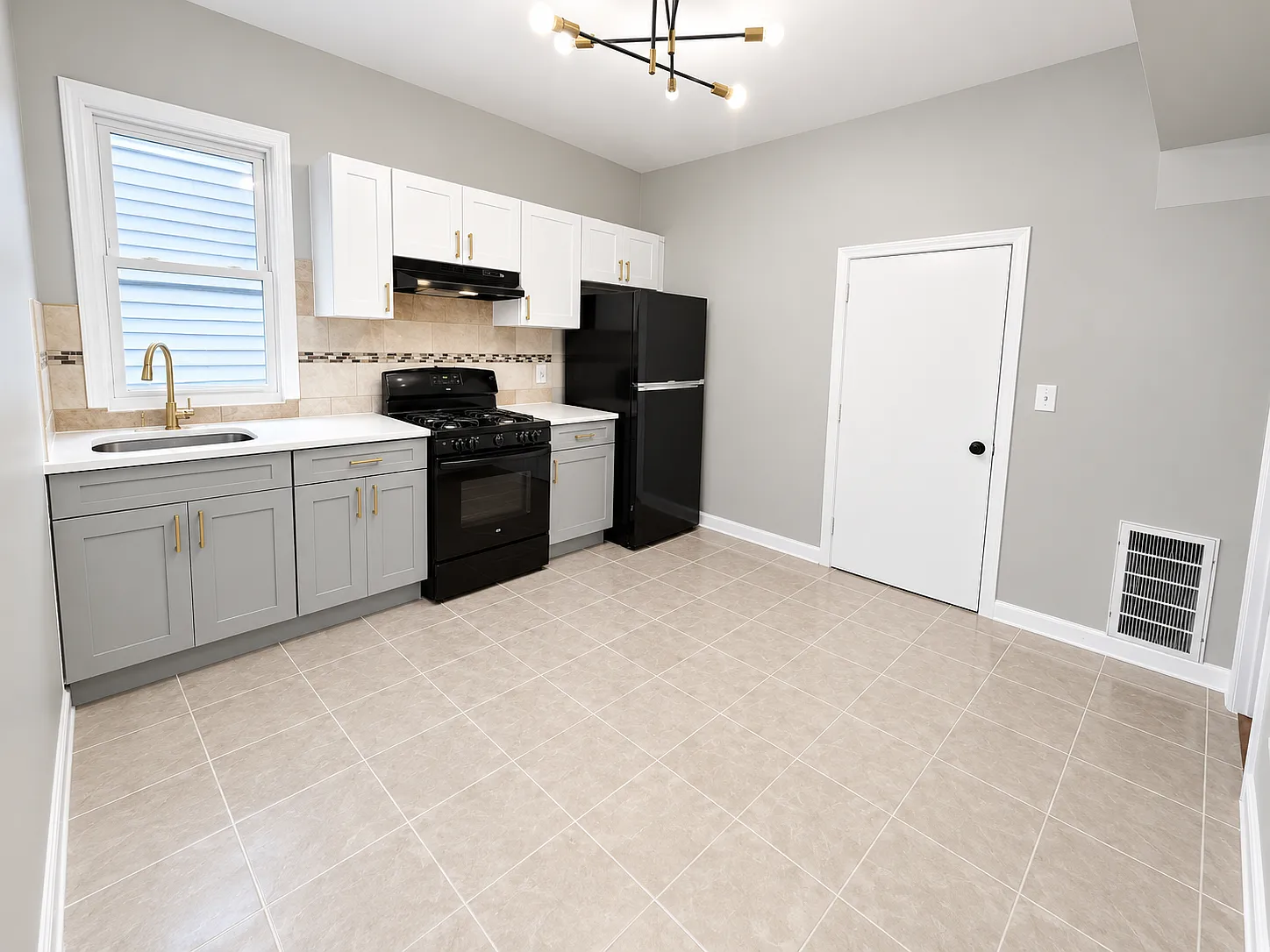 4 bed, 1350 sqft, $2,195 — Photo 2