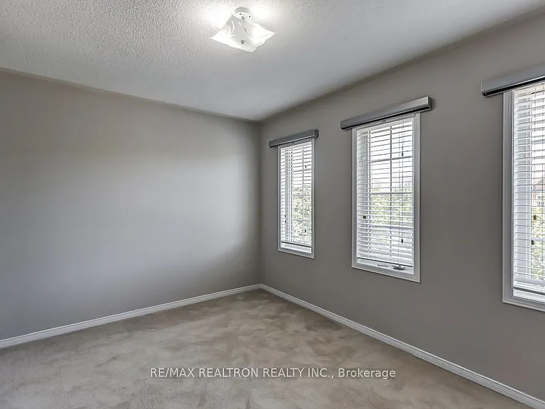 20 Raintree Dr — Photo 28