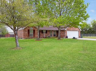 105 Mulberry Dr, Trenton, TX 75490