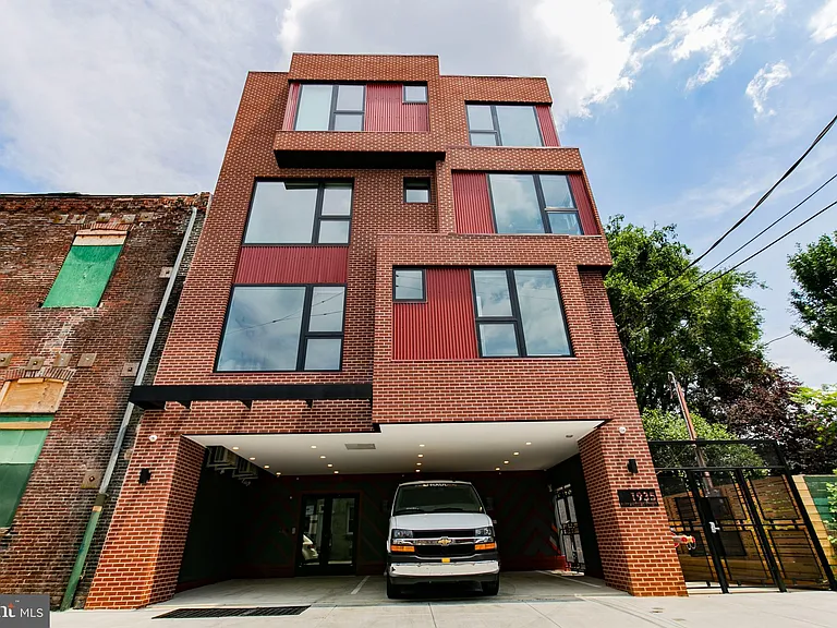 1935 E Hazzard St #301 — Photo 16