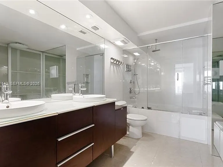 2401 Collins Ave #1110 — Photo 7