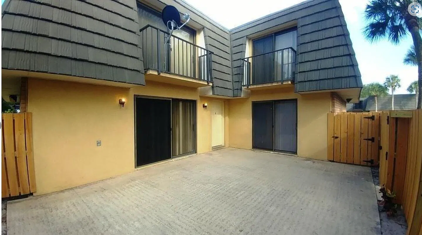 2 bed, 2.5 bath, 1236 sqft, $2,300 — Photo 2