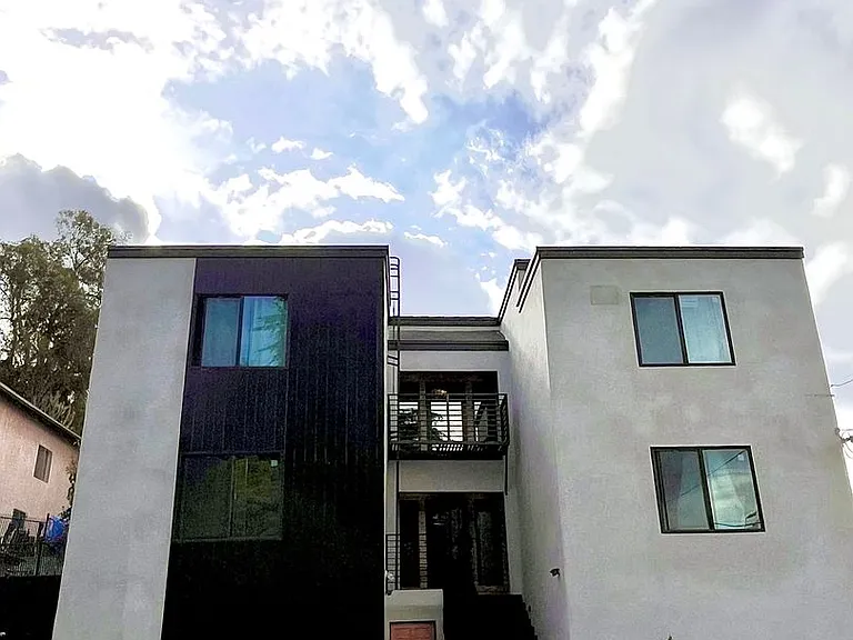 SUT - 1314 Sutherland St — Photo 5
