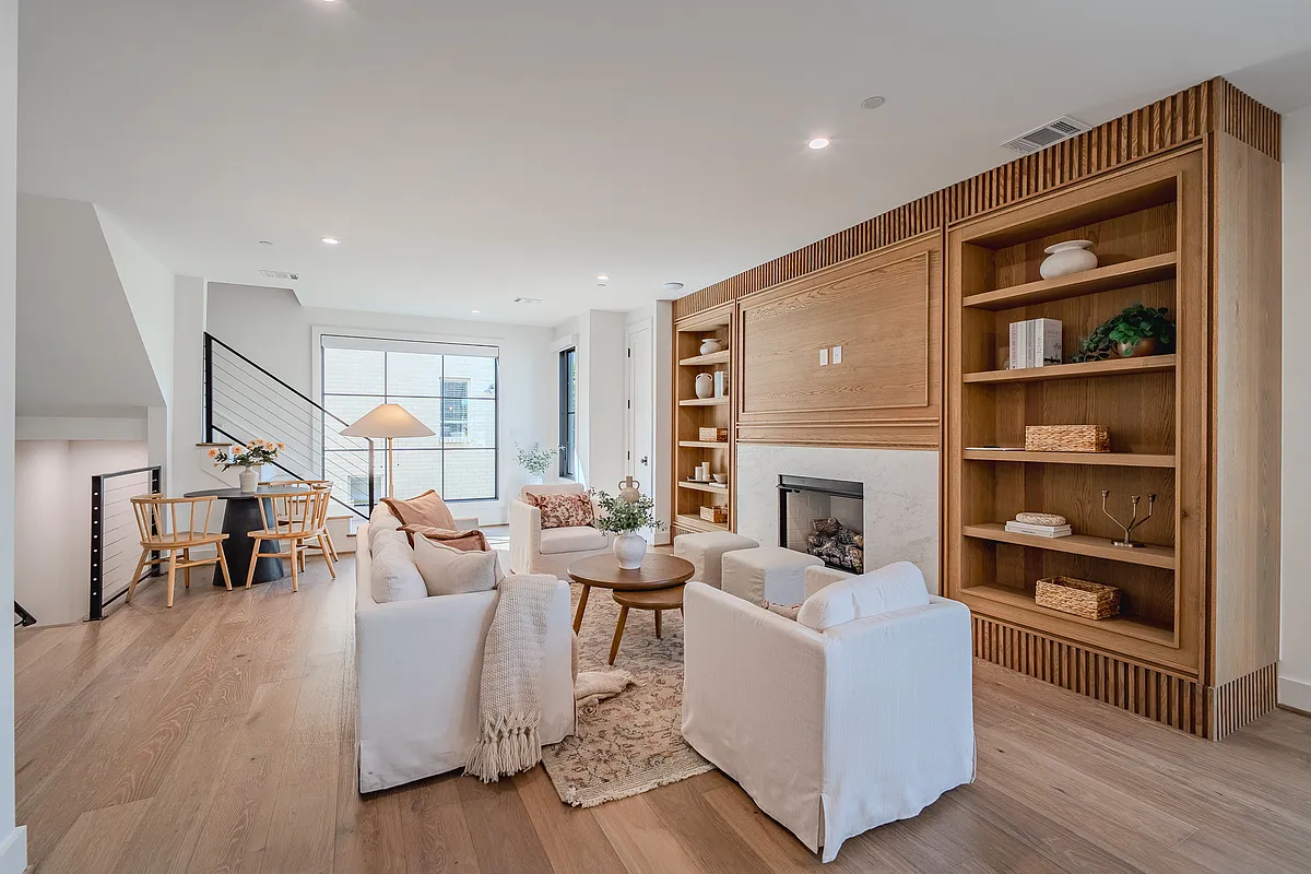 Building Photo - 4114 Emerson Ave #4