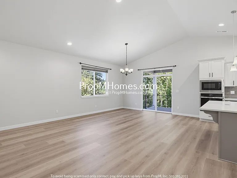 15737 SE Compass Course St — Photo 2