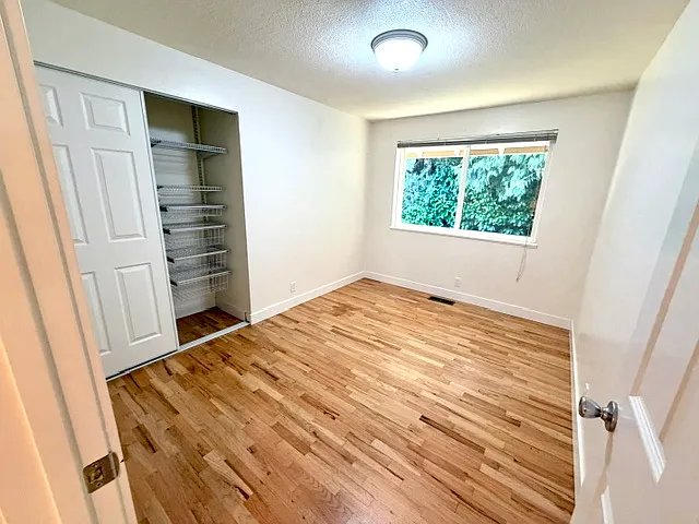 17028 NE 18th St — Photo 12