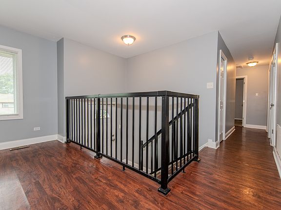 5th image of 3553 Marseilles Ln