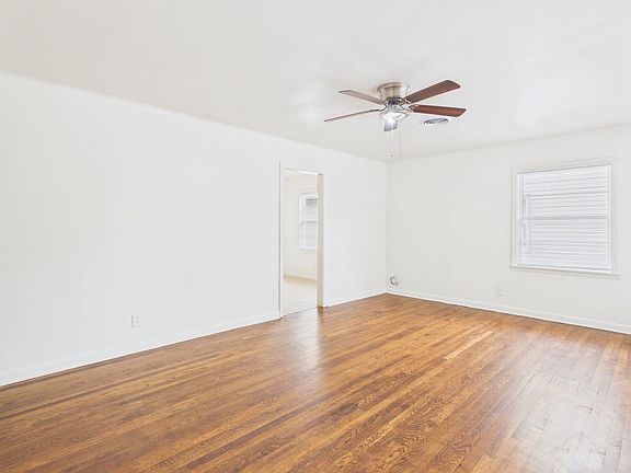 4th image of 4308 S Jackson St