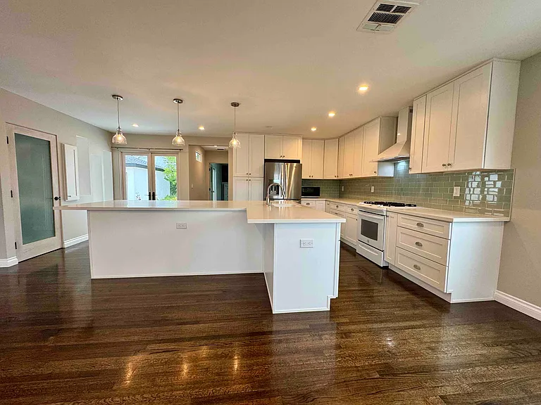 1512 Manzanita Ln — Photo 2