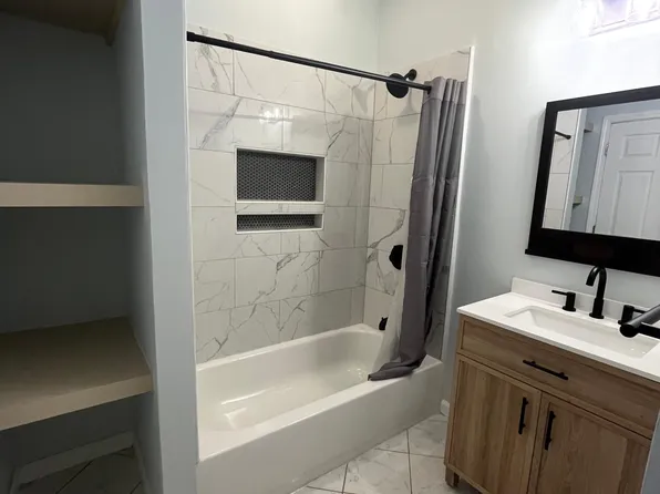 21 W 6th St, Greenville, SC 29611