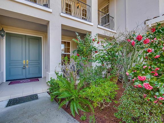 3rd image of 2335 Crest Ln