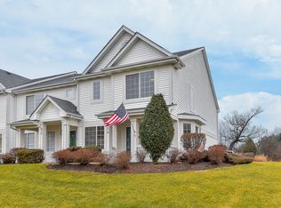 676 Lincoln Station Dr, Oswego, IL 60543