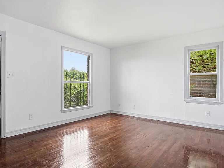 2228 SW Grand Blvd — Photo 16