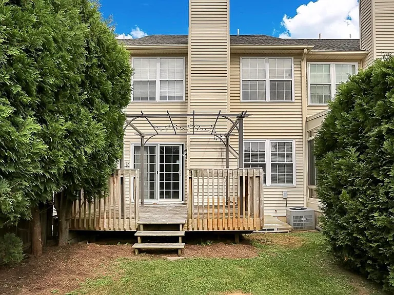 678 Walnut Tree Dr — Photo 23
