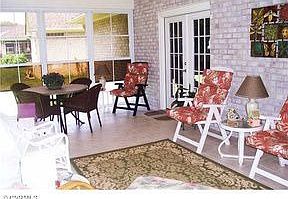 5th image of 447 Cobblestone Dr