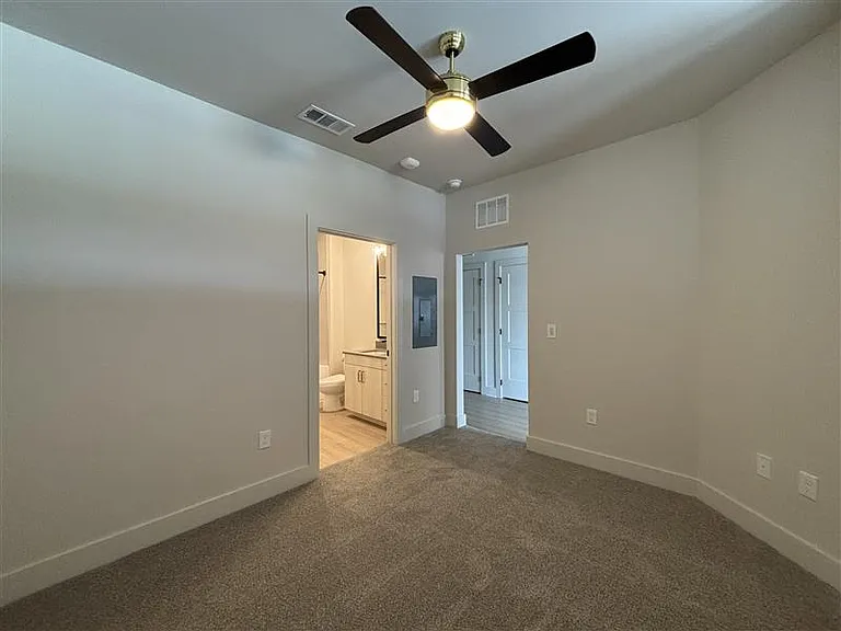 District on the Etowah Apartments — Photo 58