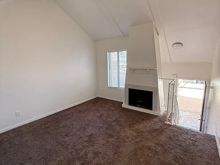 Palin Cir — Photo 12